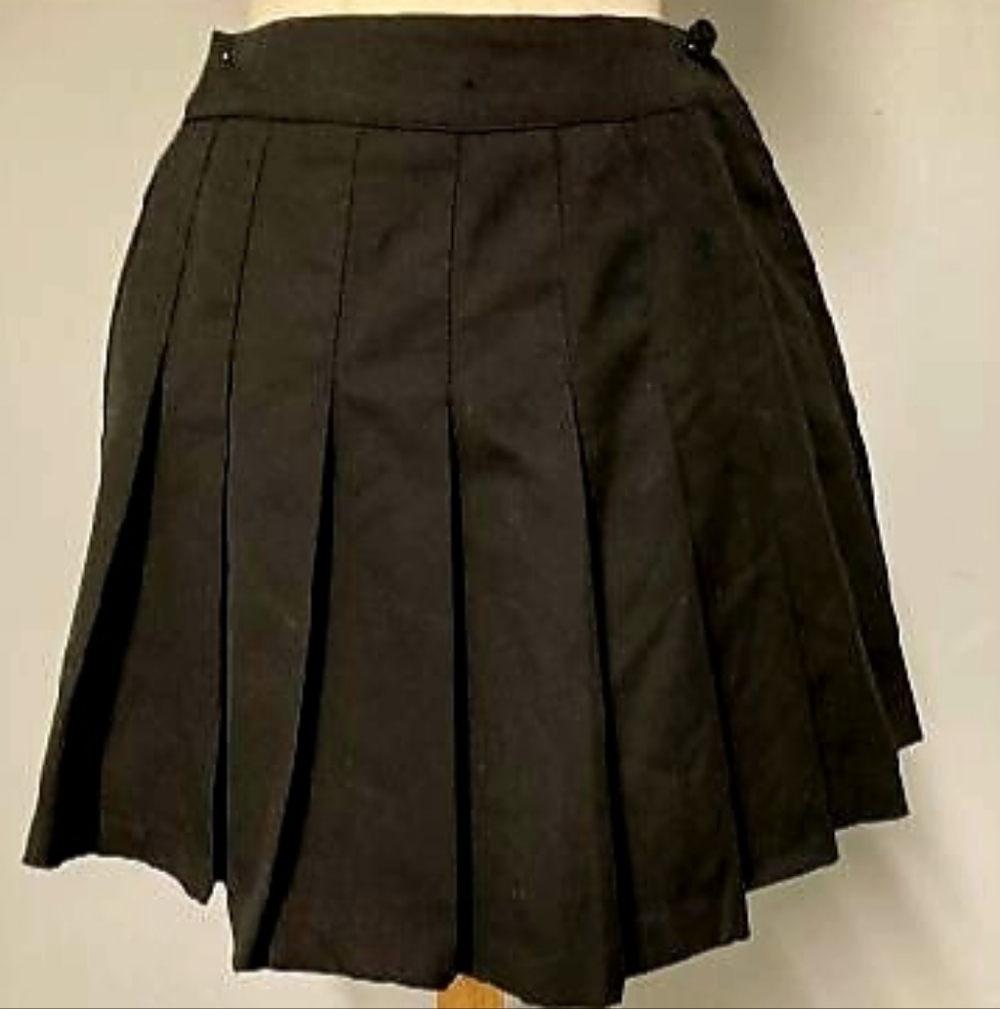 ⚠️ Black Pleated Mini Skirt With Outside Pocket